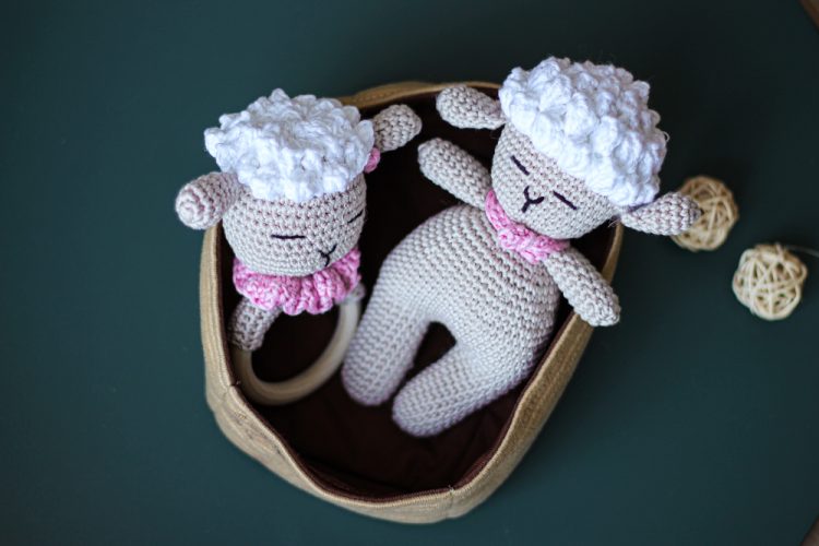 Lamb baby toy - Petite Kingdom