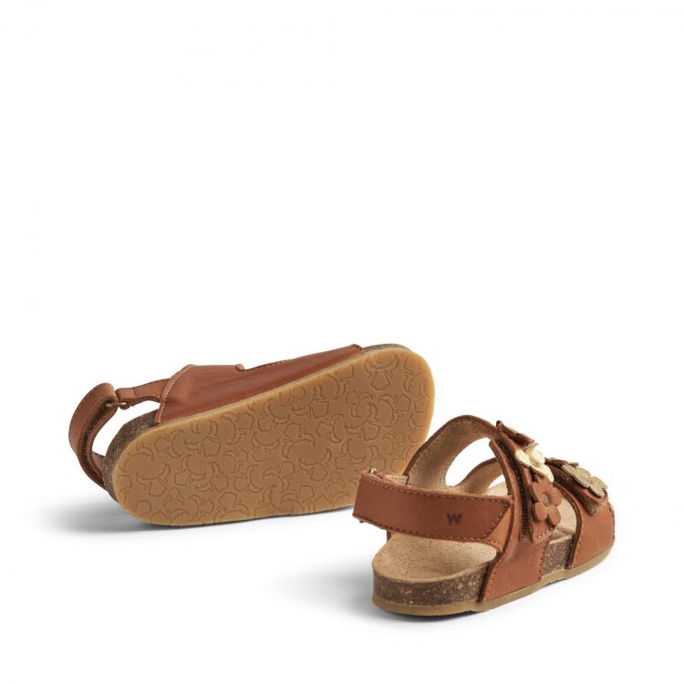 Brown girls` sandals with flowers - Wheat